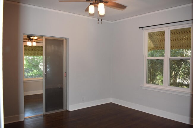 Building Photo - 804 Hickman Rd