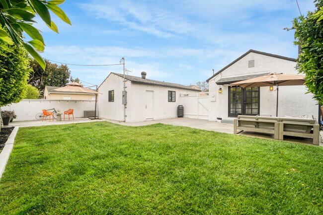 Building Photo - 7868 Naylor Ave