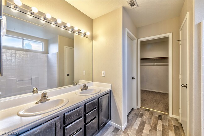 Building Photo - 7973 N Willow Pines Pl
