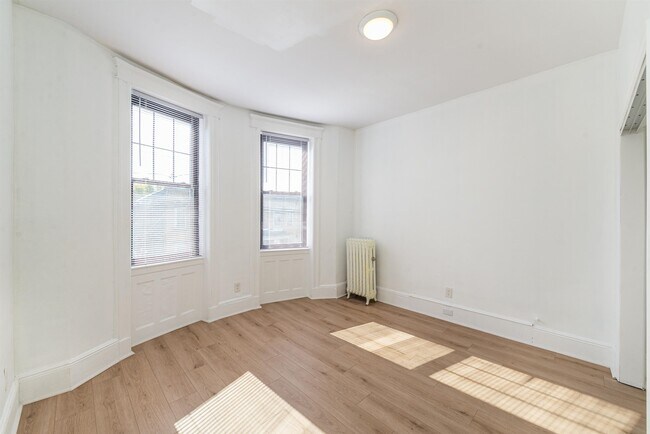 Building Photo - 1308 27th St