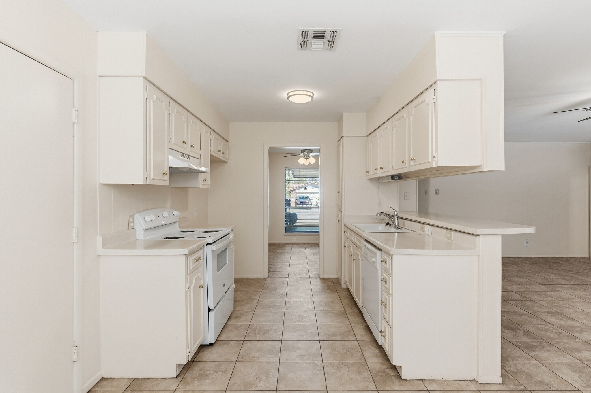 Building Photo - 5922 Moon Dance St