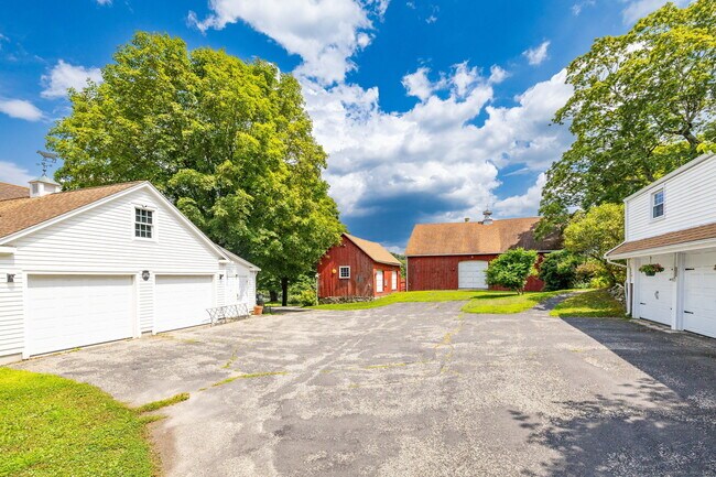 Building Photo - 73 Westledge Rd