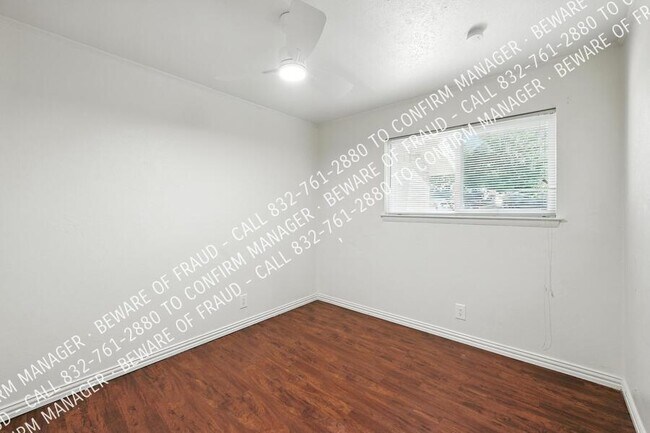 Building Photo - 525 Salem Dr