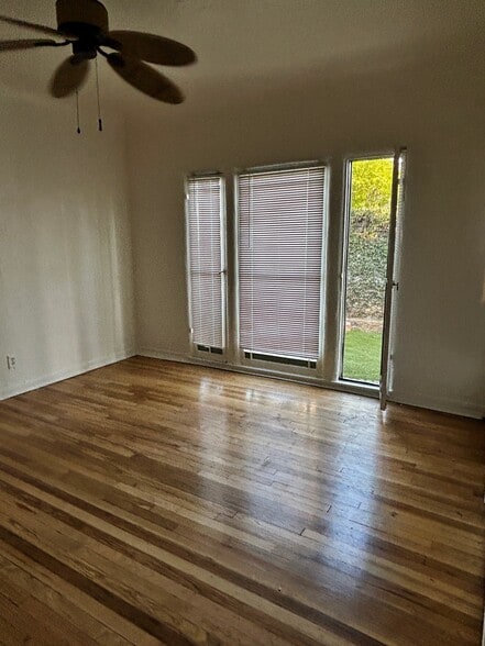 Building Photo - 806 N Poinsettia Pl
