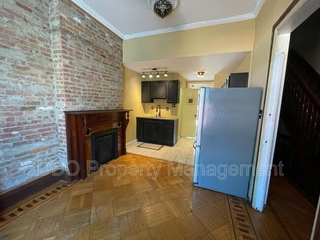 Building Photo - 356 Hamilton St