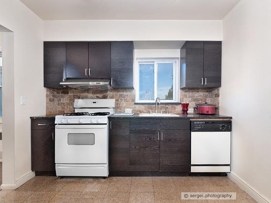 Building Photo - 45-45-4159 159th St