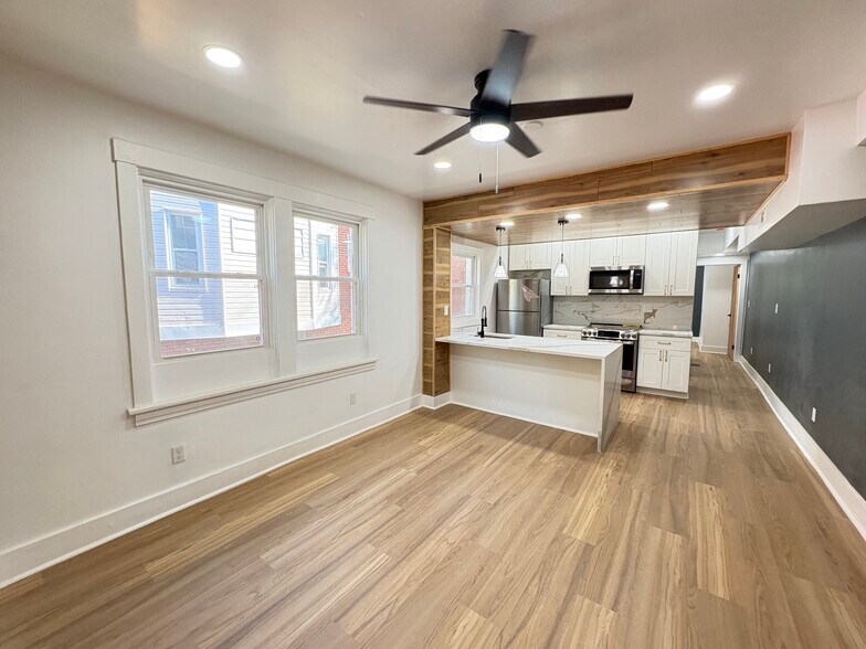 Building Photo - 5834 Phillips Ave