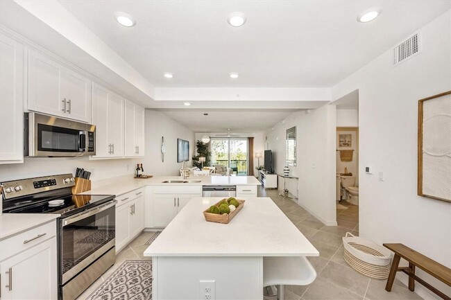 Building Photo - 12240 Wellen Golf St