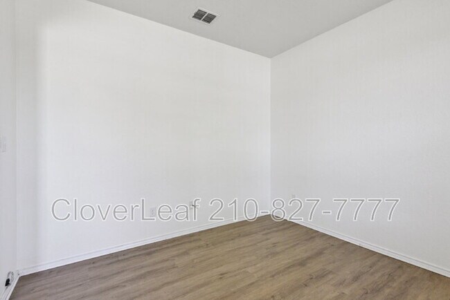 Building Photo - 3628 Lazy Diamond