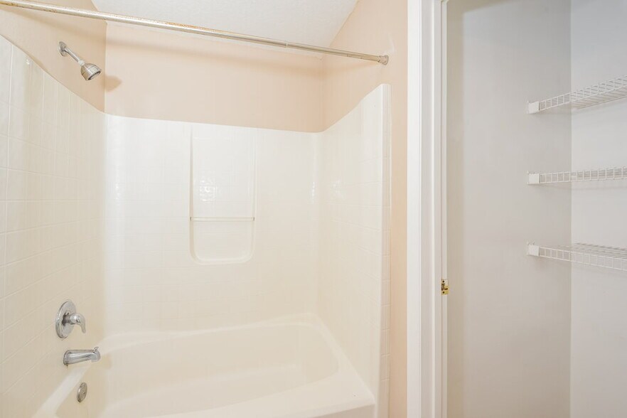 Building Photo - 3072 Natoma Way