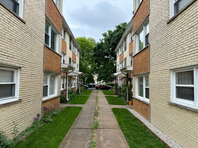 Building Photo - 4923 N Lester Ave