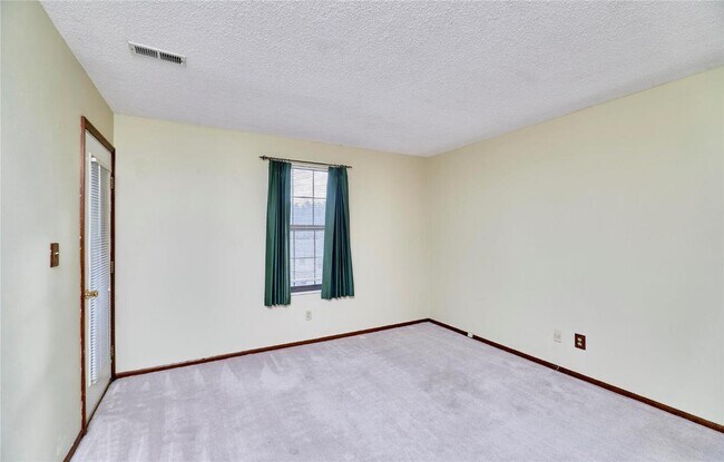 Building Photo - 2304 Yellowstone Park Ct