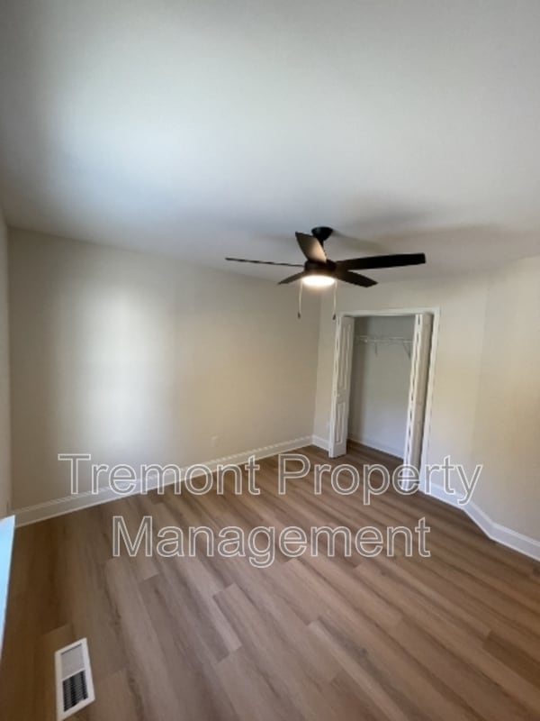 Building Photo - 1228 Sholar Ave