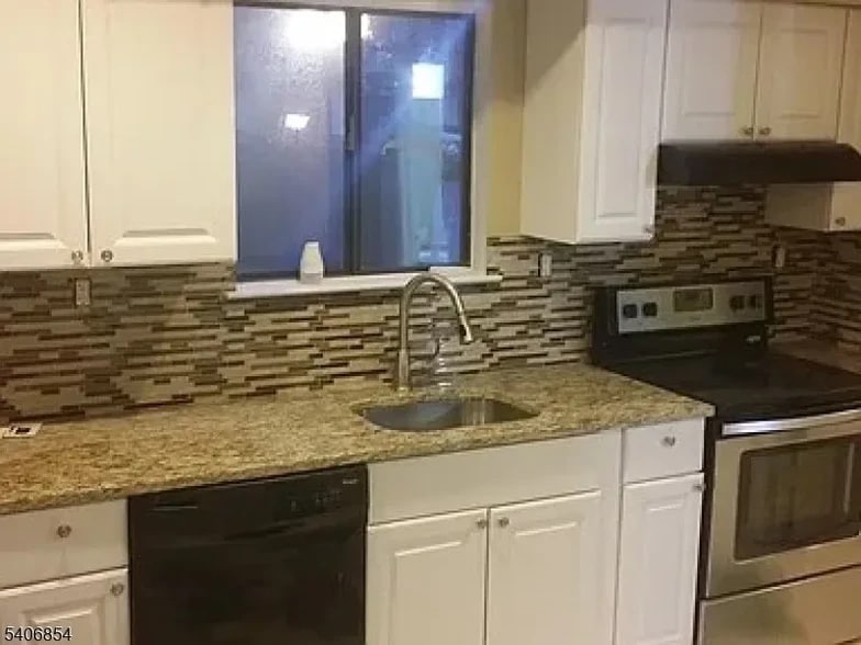 Building Photo - 124 bluebird drive