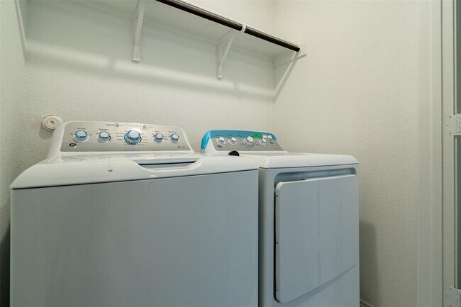 Building Photo - 7100 Dancing Wind Ln