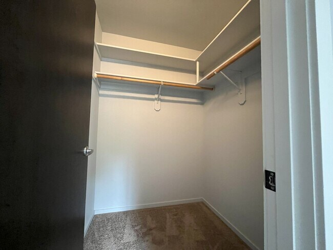 Building Photo - Charming SE Bungalow 3 Bed 2 Bathroom with Washer & Dryer