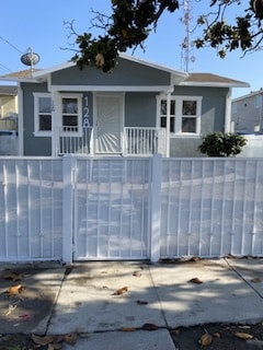 Building Photo - 128 W 106th St