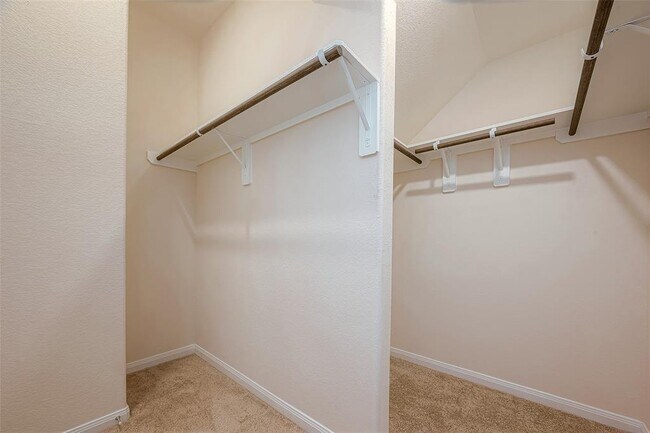 Building Photo - 14633 E Pine Heart Dr