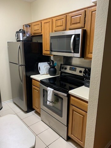 Building Photo - 7151 Gaston Ave