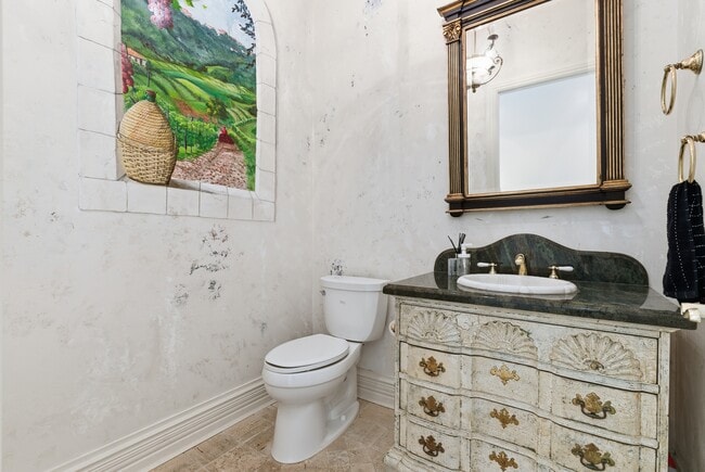 Building Photo - 4407 W Dale Ave