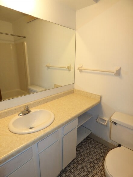 Building Photo - 2604 4th Ave NE