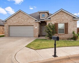 Building Photo - 4 bed 2 bath in North Pointe now available