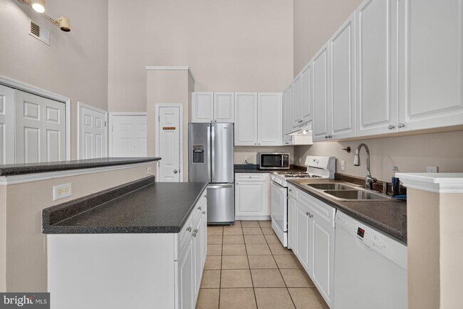 Building Photo - 501 Hungerford Dr