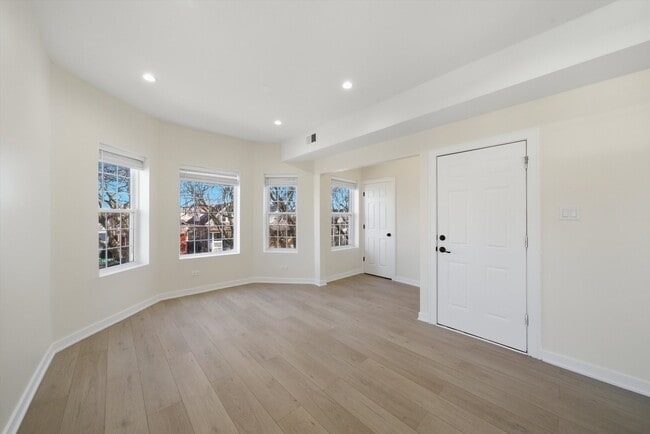 Building Photo - 4957 W Superior St