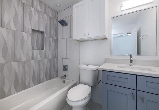 Building Photo - 114 E 31st St