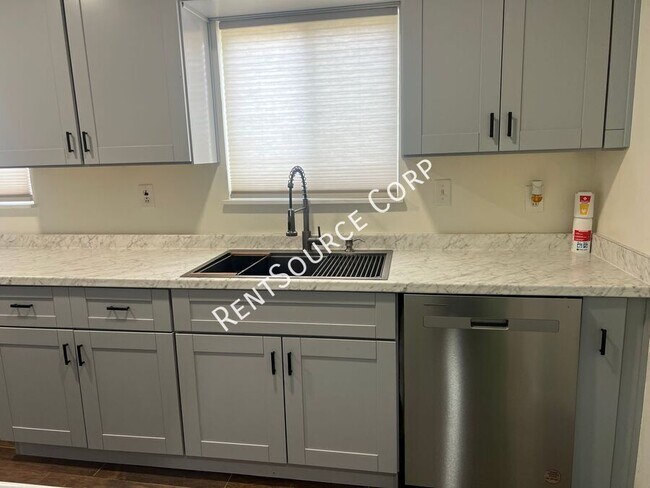 Building Photo - 45545 Fig Ave