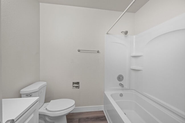 Building Photo - Private pool oasis!