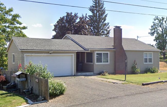 Building Photo - 501 Grandview Ave