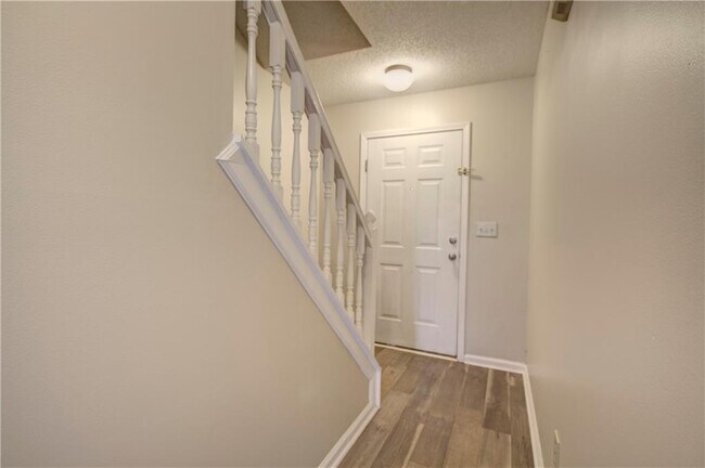 Building Photo - 33 Alston Ln SW