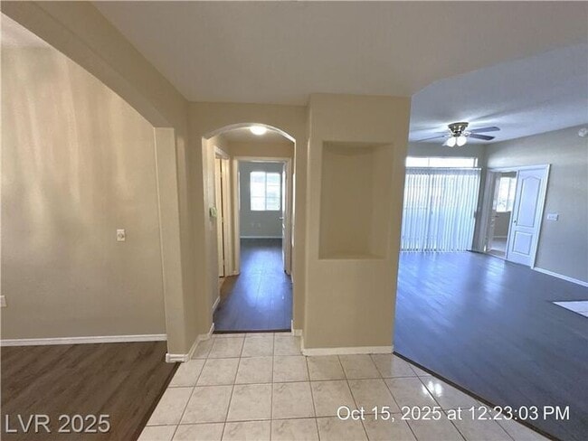 Building Photo - Fantastic Southwest first-floor unit in a ...