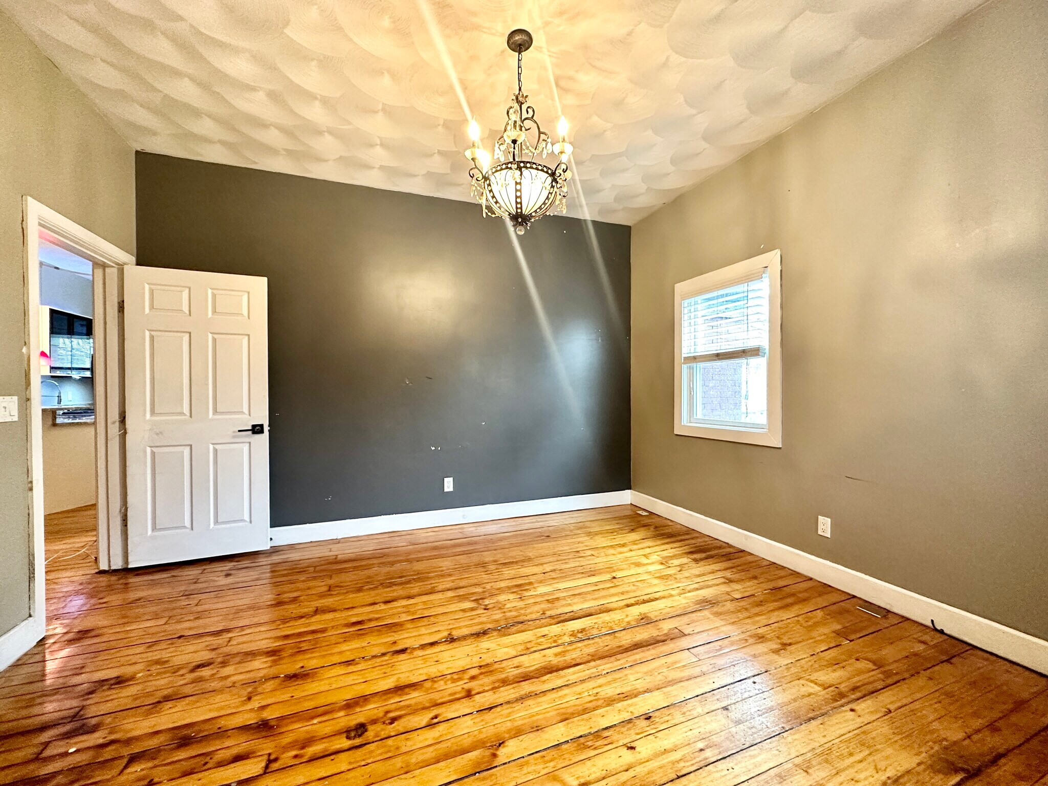 Building Photo - 124 Almy St