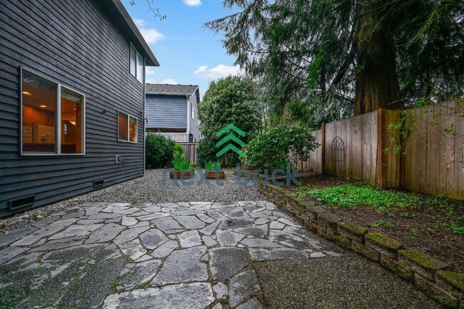 Building Photo - Spacious 4-Bedroom Retreat in Bothell with 2.5 Baths and 2454 Sq Ft of Comfort!