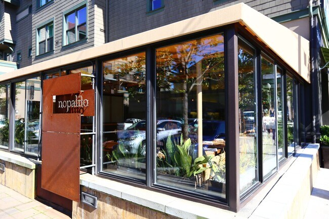 Building Photo - 226-230 Scott St