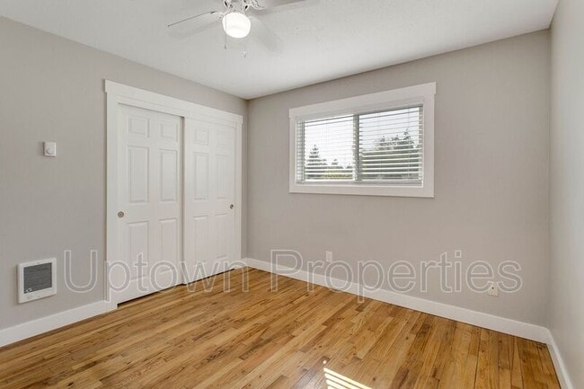 Building Photo - 8045 SW Thorn St
