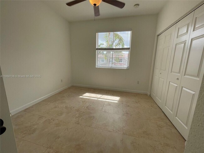 Building Photo - 968 NE 41st Pl