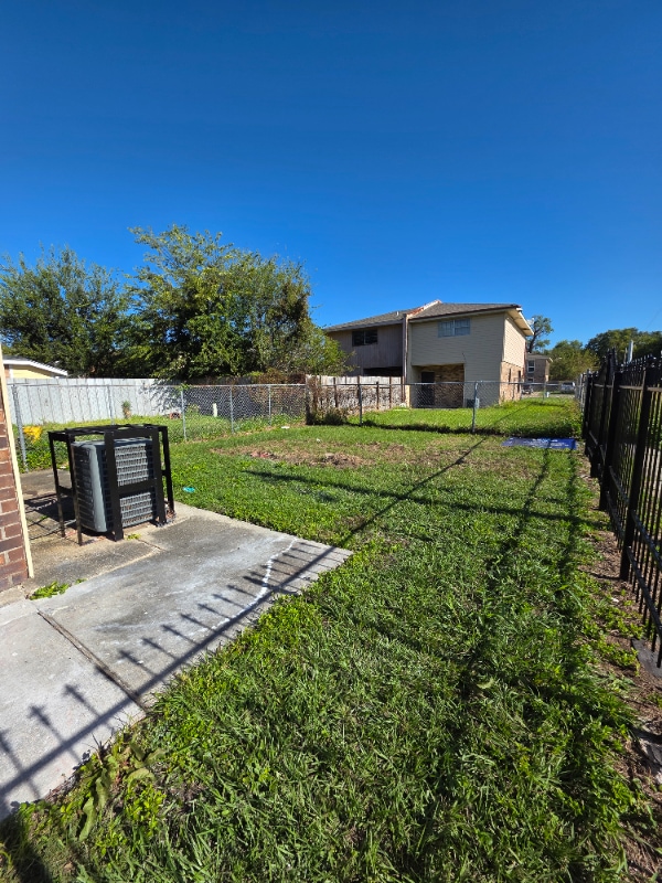 Building Photo - 7801 Sun St