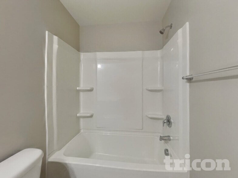Building Photo - 1037 Bitting Hall Cir