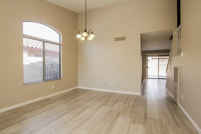 Building Photo - 4538 W Fawn Dr