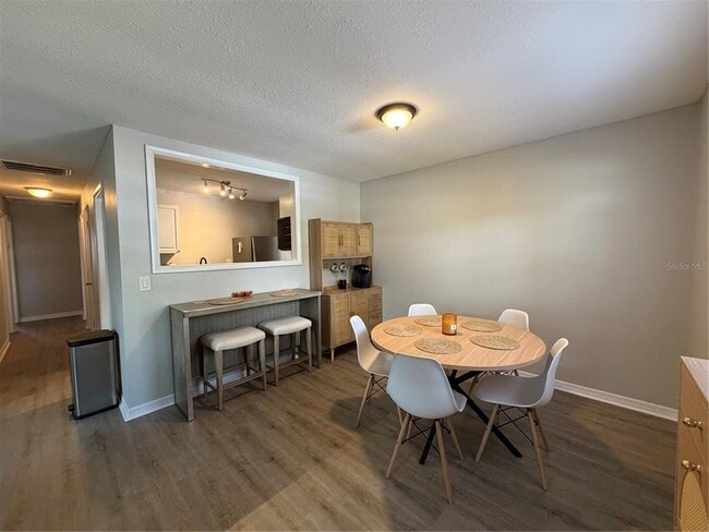 Building Photo - 1720 W Arch St