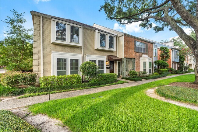 Building Photo - 1553 W Sam Houston Pkwy S
