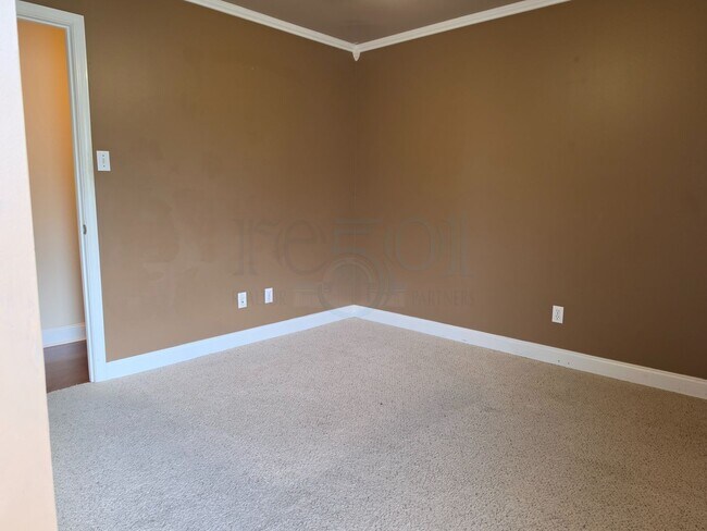 Building Photo - Great 3BR 2BA Find in Pleasant Tree Neighborhood!