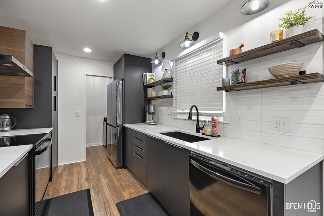 Building Photo - 4517 Wynnwood Dr