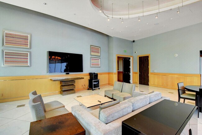 Building Photo - Turnberry Towers East 1507