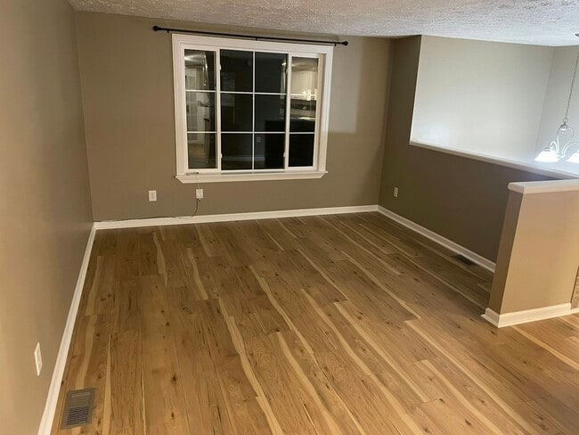 Building Photo - 6630 Cordova Dr