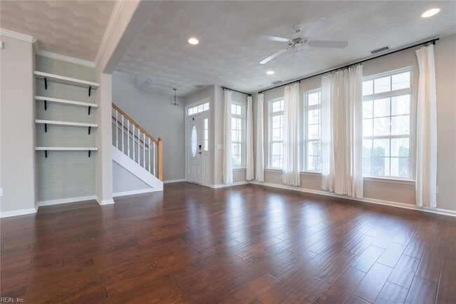 Building Photo - 5616 Memorial Dr