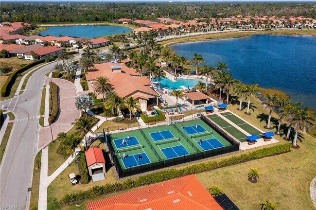 Building Photo - 1423 Santiago Cir